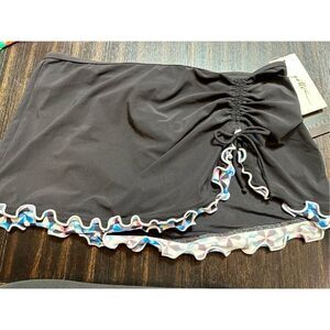Gottex NWT size 6 black swim skirt/ Skort